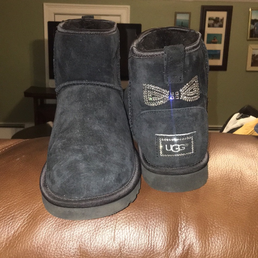 NEVER WORN Swarovski crystal uggs